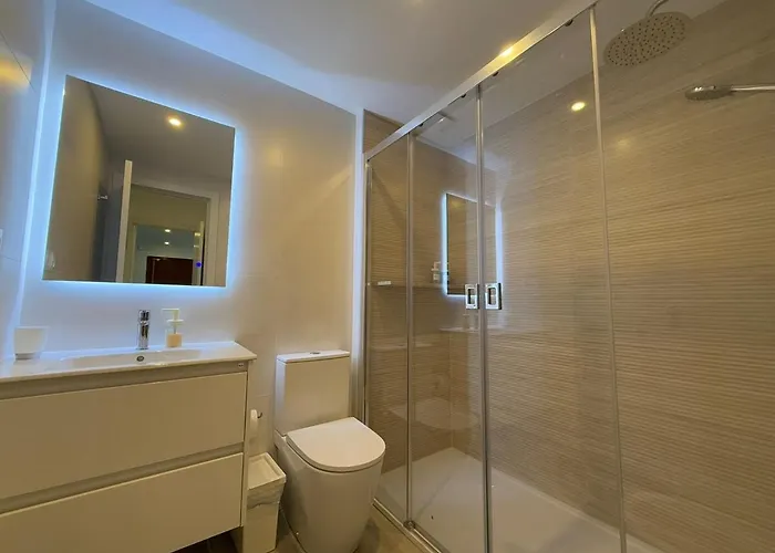 Apartment Stylish & Sunny With Pool