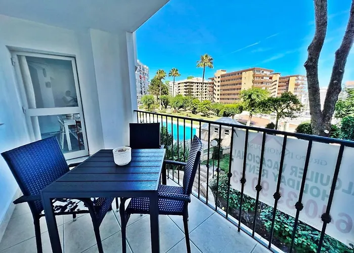 Stylish & Sunny With Pool Apartment Fuengirola