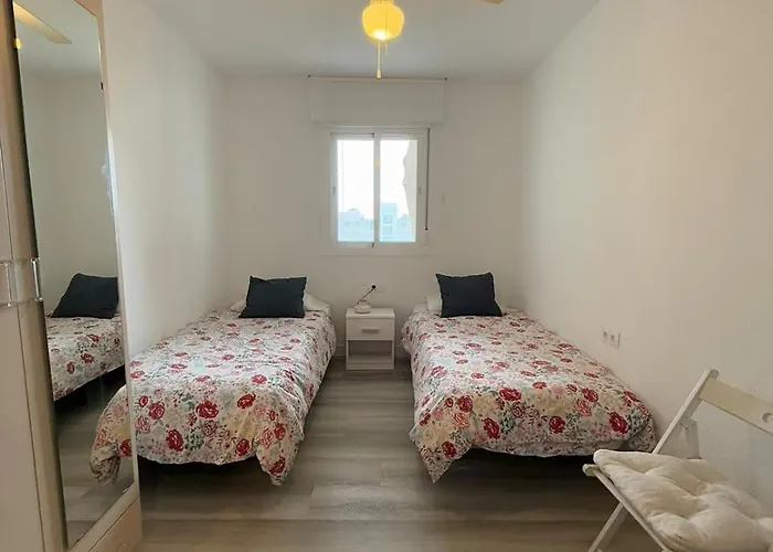 Apartment Stylish & Sunny With Pool