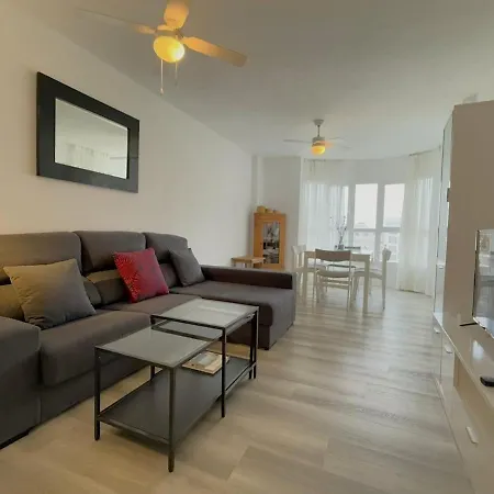 Stylish & Sunny With Pool Apartamento *