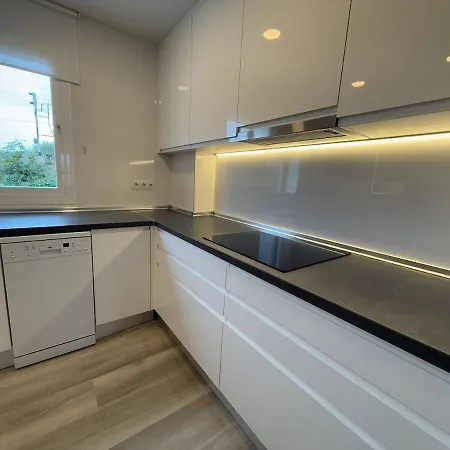 Stylish & Sunny With Pool Apartamento *